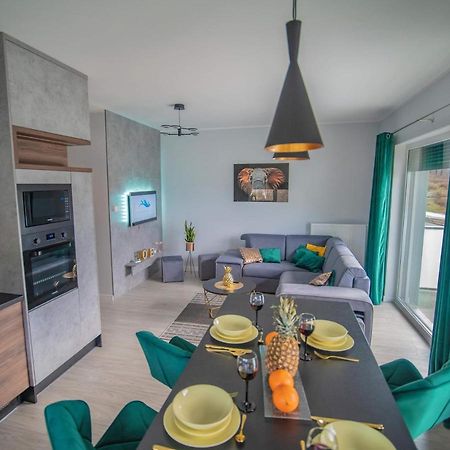 Apartament W Cieplicach Deluxe Jelenia Gora Luaran gambar